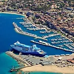 Entre Mer, Piscine Et Maquis, T2 Avec Panorama