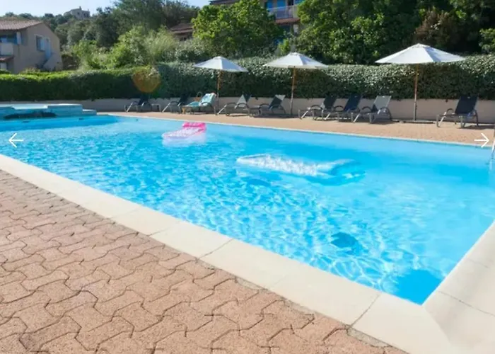 Entre Mer, Piscine Et Maquis, T2 Avec Panorama *