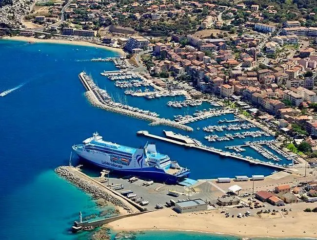 Entre Mer, Piscine Et Maquis, T2 Avec Panorama